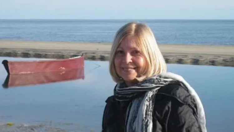 退休女教授艾梅。翻攝自X