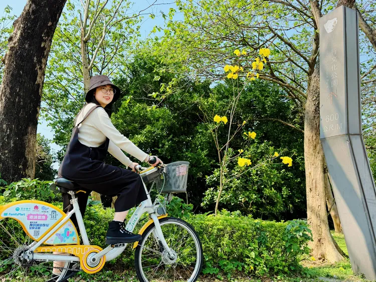 每條路線融入媛茹私房記憶，無私分享她最愛的自行車道。館方提供