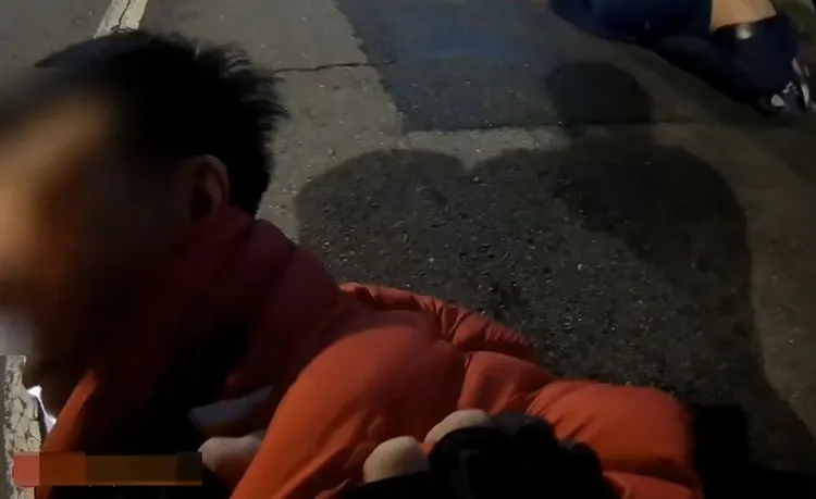 警方逮捕毒蟲。桃園市保大提供