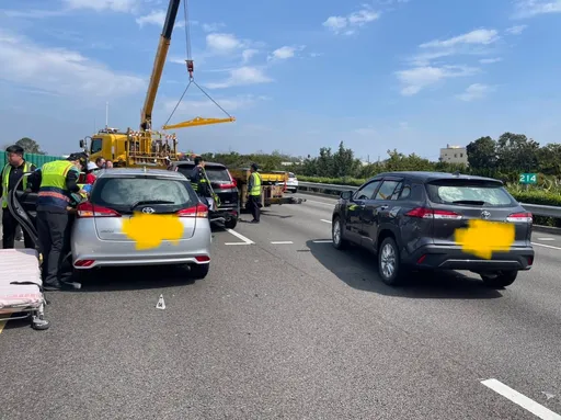 國1彰化路段5車追撞 1人受傷送醫!疑未保持安全距離釀禍