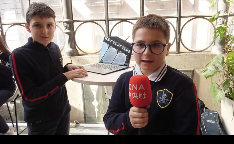 梵蒂岡與微軟熱門電玩「麥塊」（Minecraft）合作推出遊戲，兩位在現場試範遊戲的義大利學生18日接受中央社訪問時表示，這個遊戲既好玩又能讓他們學到很多知識。 中央社