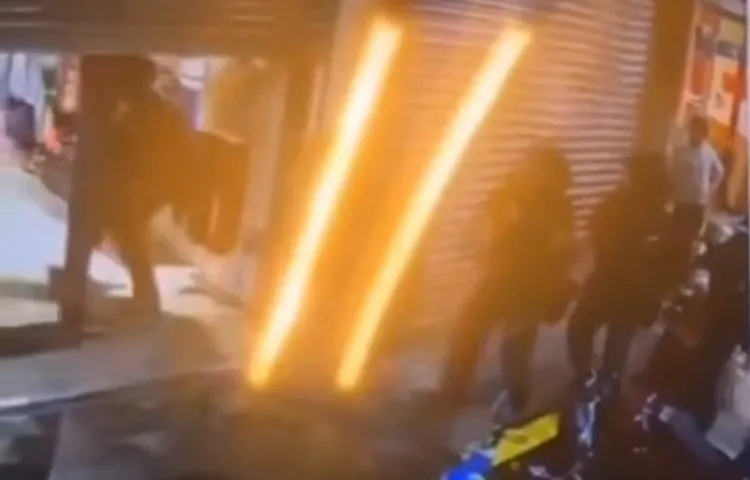 警方出動特勤警力攻堅藥頭據店。翻攝社會事新聞影音