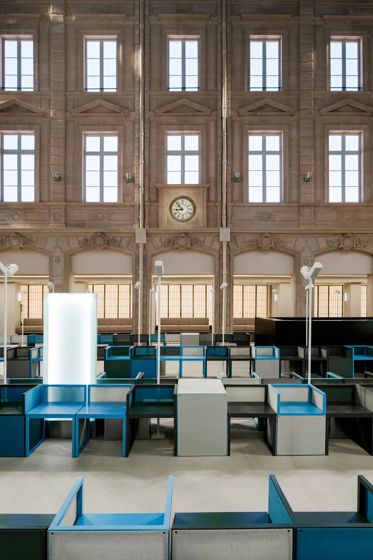 LV大秀秀場。品牌提供