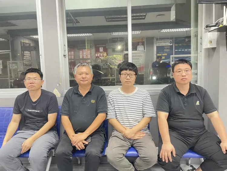 4人在警局接受問話後暫時釋放。MGR