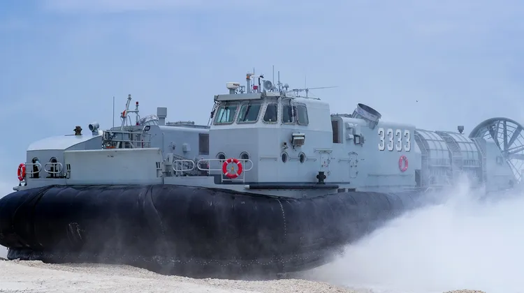 中國解放軍氣墊式登陸艇。翻攝解放軍網