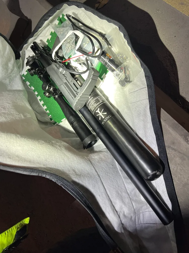 車上還搜出槍械。警方提供