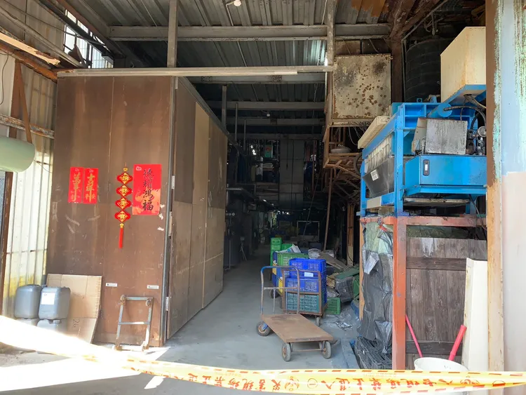 台南安定電鍍廠傳工安意外，11人嗆傷送醫，1人無生命跡象。讀者提供