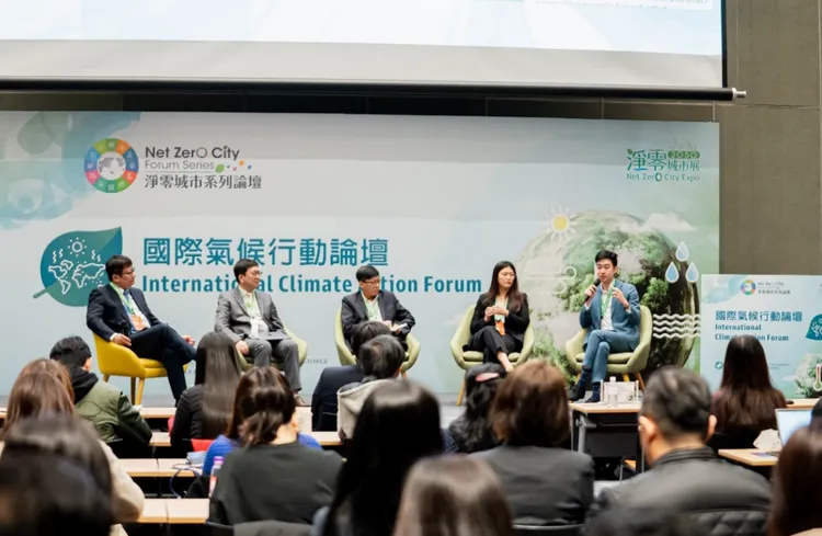 左起永智顧問公司總經理石信智、亞洲開發銀行(ADB)高級城市發展專家Terry Cho、Verra亞洲區代表Win Sim Tan、國際排放交易協會(IETA)政策分析師Nadine Lim、Sylvera科技氣候顧問Kai Tsi Lin參與綜合座談。碳交所提供