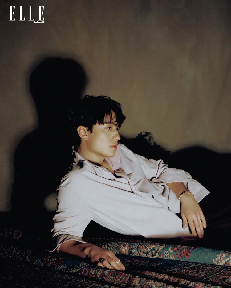 劉俊謙拍攝《ELLE》封面。《ELLE》國際中文版提供