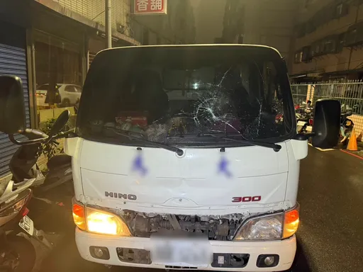 蘆洲暴走男「持刀瘋狂破窗」恐嚇前同事 警到場壓制竟還有「這身份」