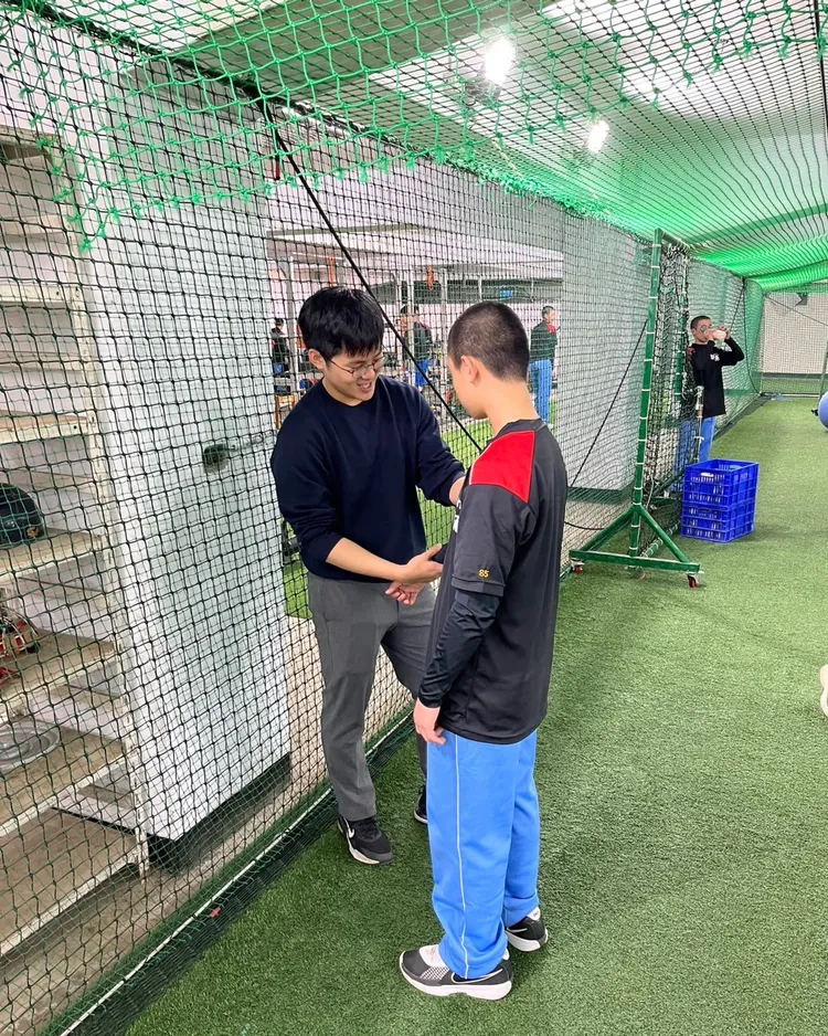 物理治療師李秉樺協助治療運動傷痛。李秉樺提供