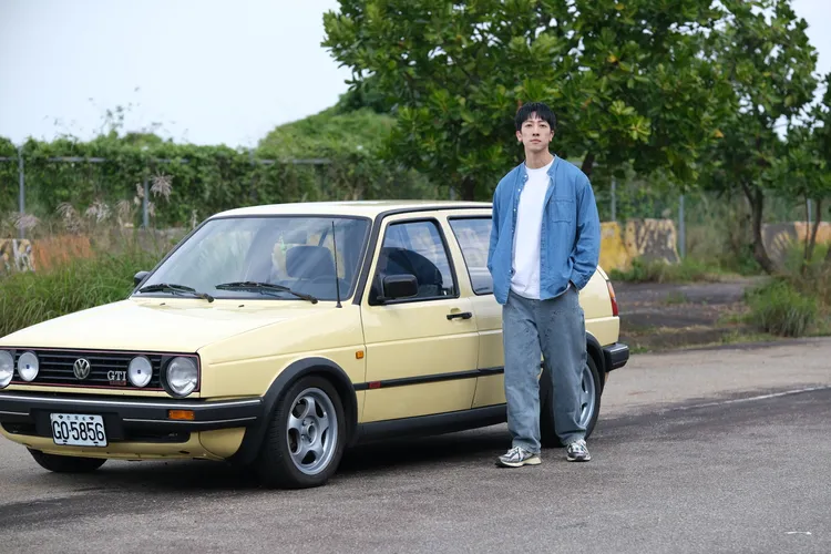 張哲偉將釋出新的單曲MV。浩瀚宇宙無限工作室