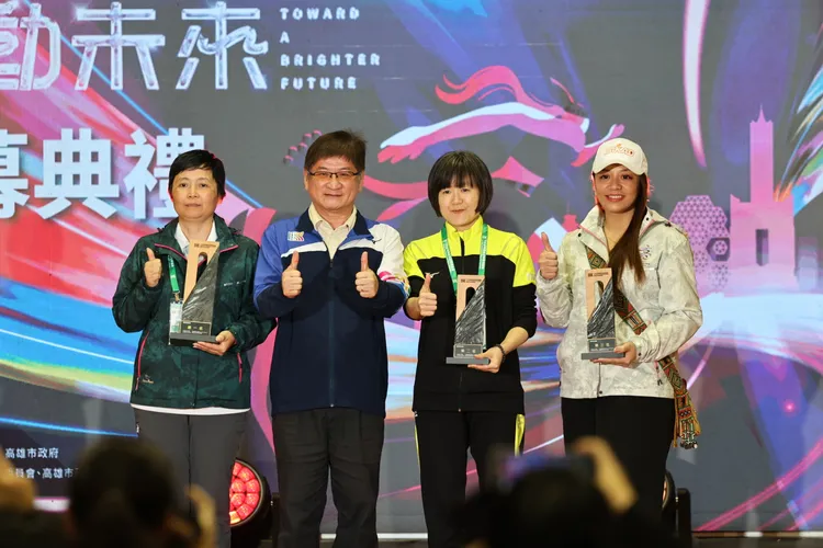 洪副署長頒獎予此次競賽總錦標前三名：桃園市、台北市、高雄市。翻攝畫面