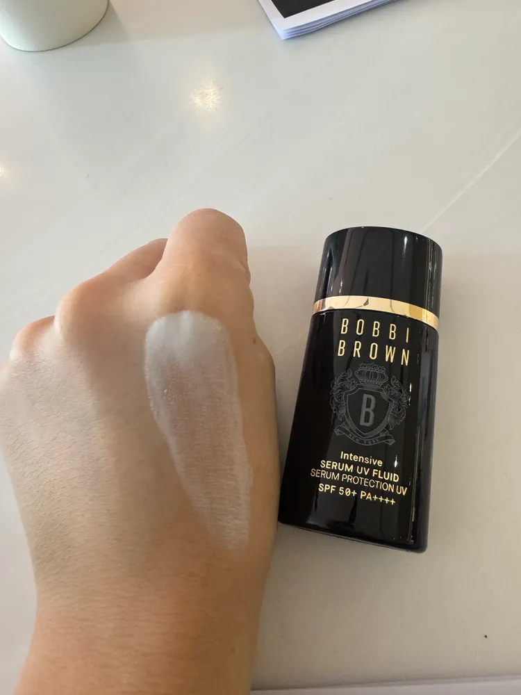 Bobbi Brown冬蟲夏草精華防曬乳。張家玲攝