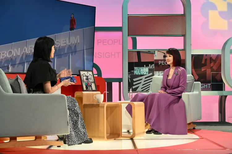 富邦美術館館長翁美慧（右）分享對於藝術的初心及感動。TVBS提供