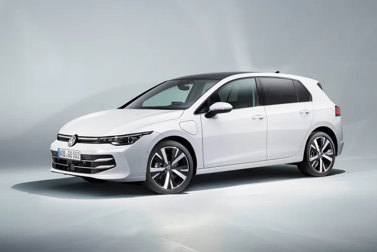 台灣福斯汽車預告全新第八代小改款Golf將於今年正式登台，並即將展開預售。原廠照片