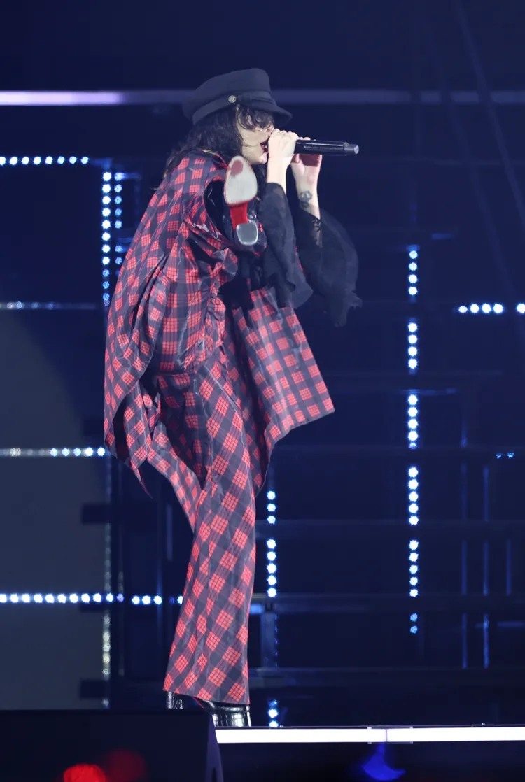 中島美嘉帥氣踢腿。彭欣偉攝