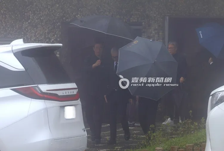 具俊曄安葬完大S後神情落寞。特勤中心攝