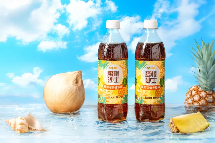 金車麥根沙士鳳梨可樂達風味主打無酒精調酒系沙士，清甜鳳梨融合椰奶香氣底蘊，層次豐富。業者提供