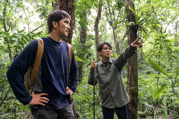 馬志翔（左）飾演的弟弟林正，活在徐詣帆飾演的哥哥（右）成績優異、被部落寄望成為唯一醫生的陰影之下。牽猴子提供