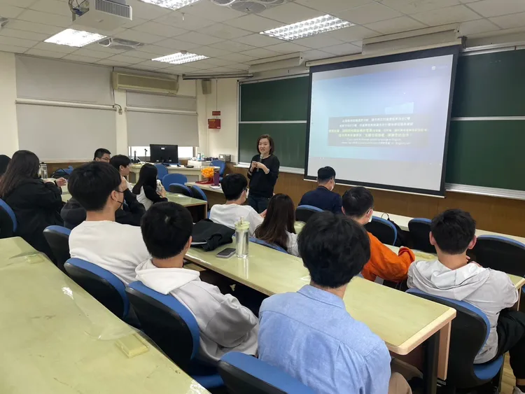 東海將應用數學系更名為「智慧計算暨應用數學系」，全面契合全球數據科學與AI技術趨勢。東海大學提供