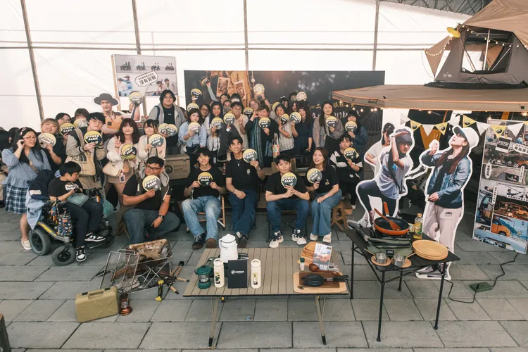 現場與粉絲合照。大雲文創提供