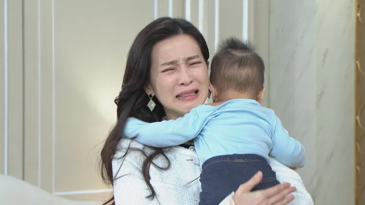 楚宣情緒一上來就爆哭。民視提供