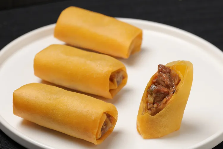 香芋鴨絲春捲。業者提供