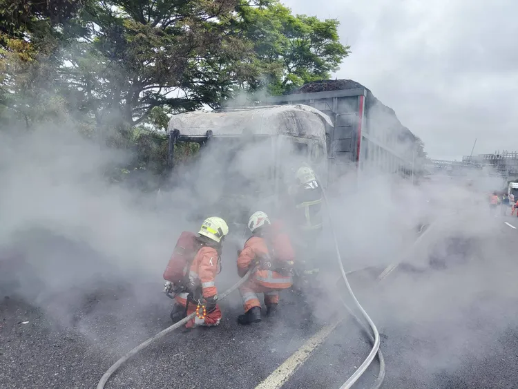 警消搶救。新竹縣消防局提供