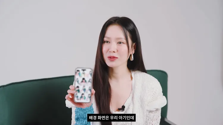 孫藝真首度公開手機背景圖的兒子正臉照，甜喊「我家孩子」。翻攝YouTube