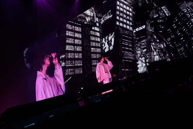 米津玄師被粉絲告白，暖回「我愛你」。大鴻藝術BIG ART提供