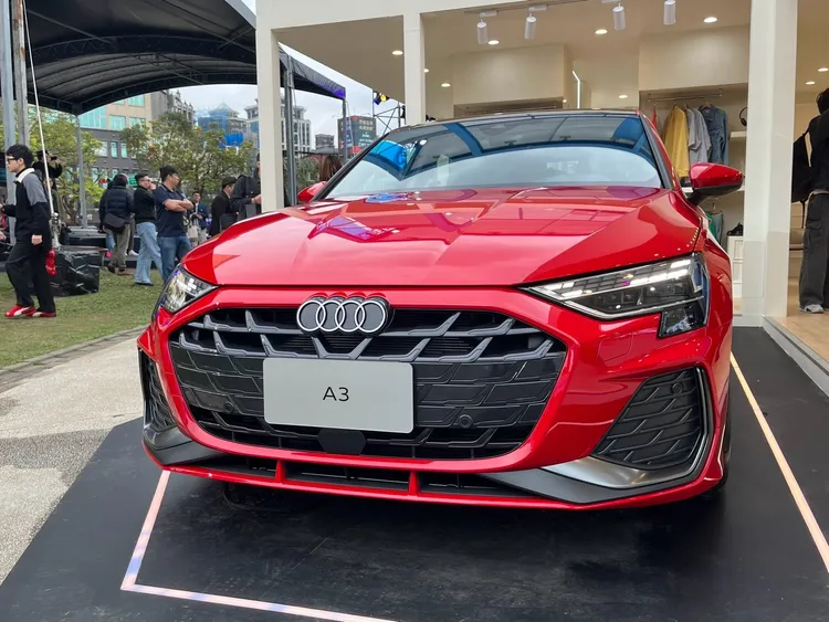 即日起至2025年3月9日，全新Audi A3 Sportback將於台北華山劇場、台中PARK2草悟廣場及SKM Park Outlets高雄草衙同步展出。周奕豪攝