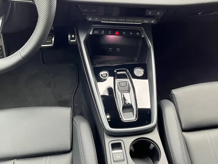 全車系皆標配7速S tronic雙離合自手排變速箱。周奕豪攝