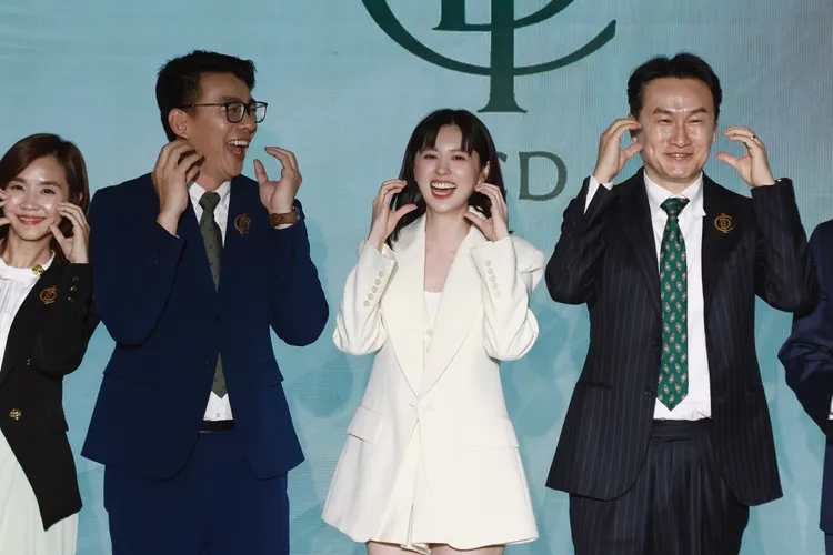 林予晞（中）希望以簡單的心繼續看世界。彭欣偉攝