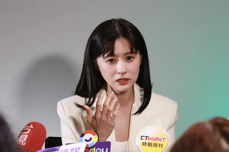 林予晞對黃子佼相關議題侃侃而談。彭欣偉攝