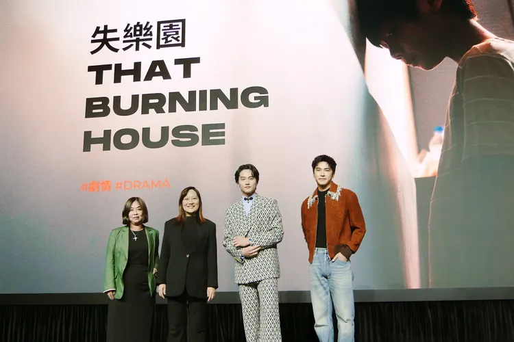 監製李怡芳（左起）、導演蔡銀娟、范少勳、曾敬驊登香港國際影視展。冬候鳥電影提供