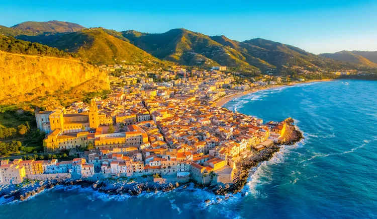 「華麗歐洲」行程可走訪南義巴勒摩等景點。華航提供