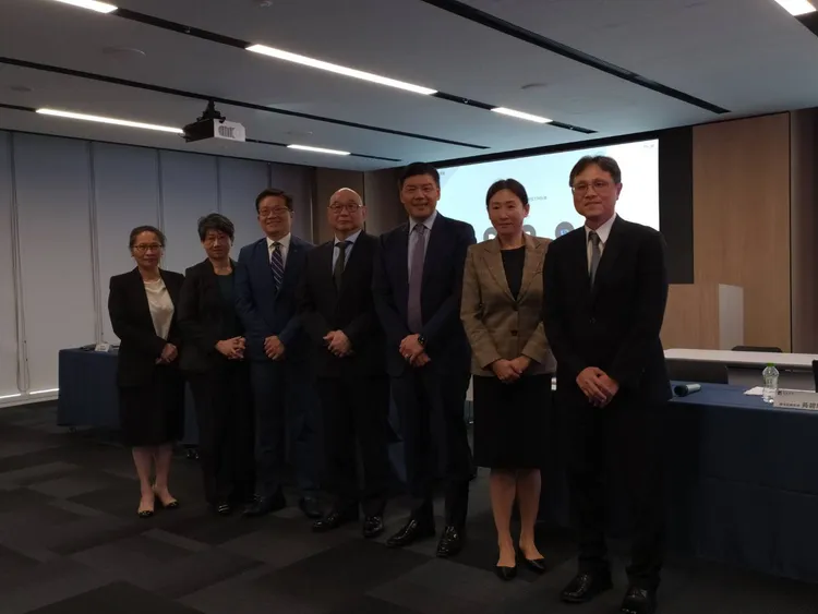 凱基金控今（26日）舉辦法人說明會，集團高階主管與各子公司代表共同說明2024年度財務表現及2025年的業務策略。許麗珍攝