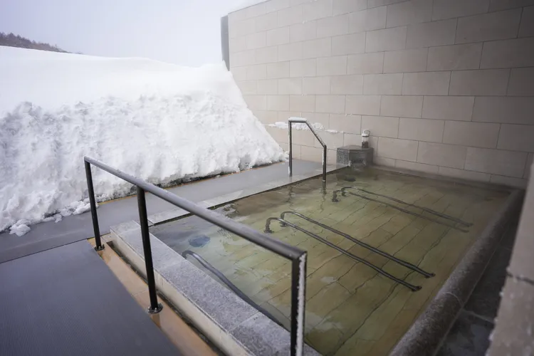 大浴場戶外池。田欣雲攝影