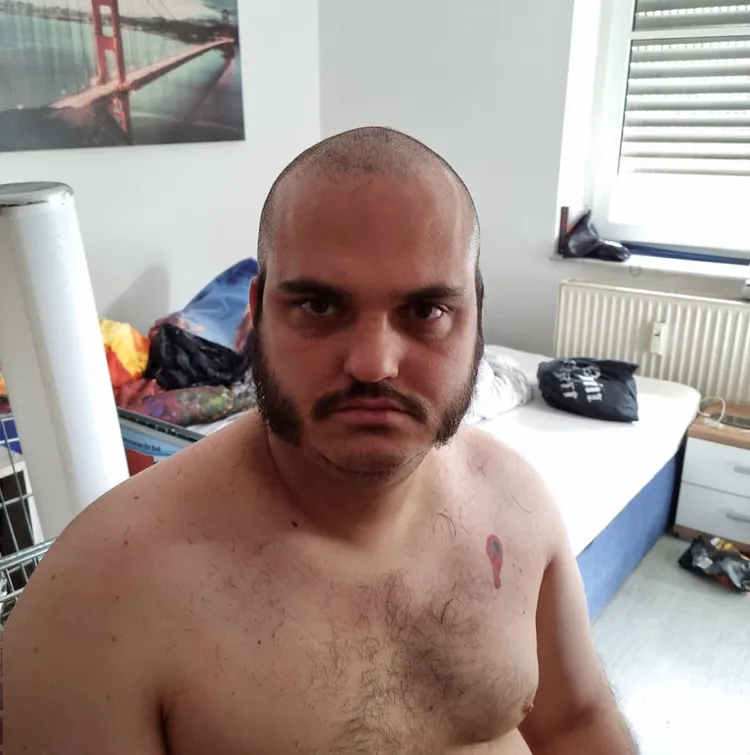 嫌犯被起底。翻攝自X @hosny_dzed