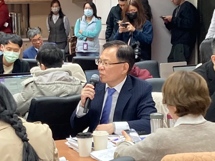 立法院教文委員會今審查攸關核電廠延役的「核子反應器設施管制法」修正草案，民眾黨籍立委張啓楷表示，核能穩定、便宜，全世界先進國家都在用，民進黨正選擇跟世界潮流對撞。立委提供