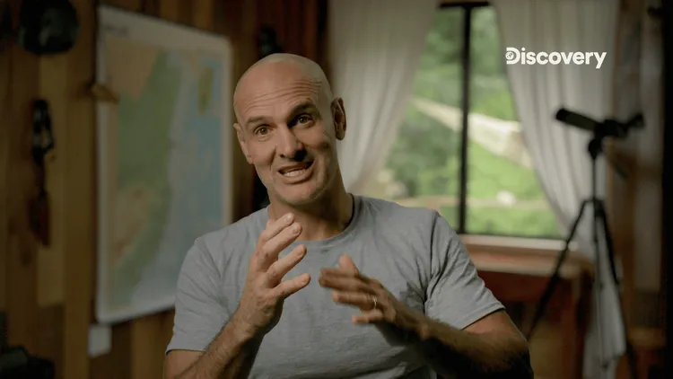 國際探險家艾德在《爸戰荒野》中，帶領 6 對素人父親與他們的子女踏上中美洲冒險之旅。Discovery提供