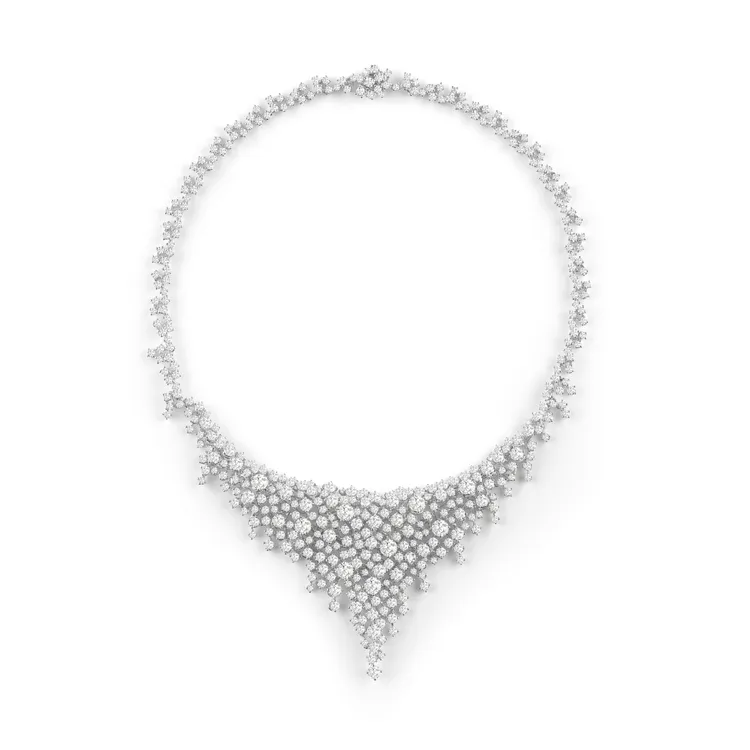 DAMIANI大師傑作Mimosa含羞草18K白金全鑽高級珠寶項鍊，鑲嵌436顆明亮式鑽石（總重32.29克拉），557萬元。品牌提供