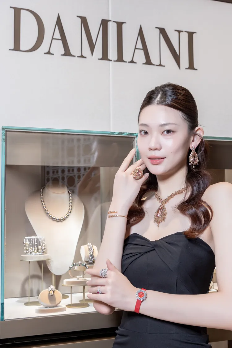 Model示範DAMIANI此次來台展品。品牌提供