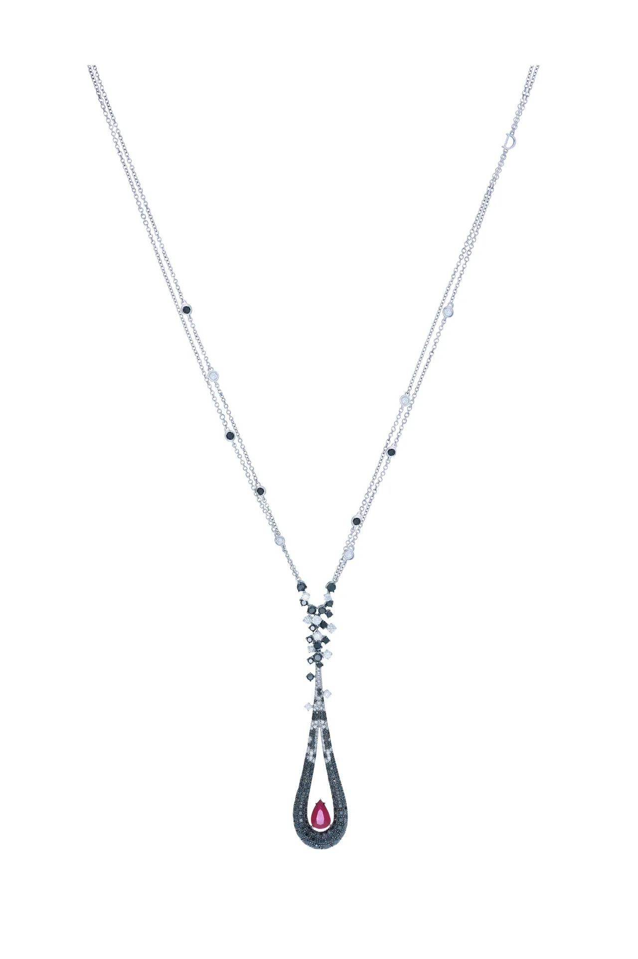 DAMIANI大師傑作Light Rain系列18K白金紅寶石與黑白鑽石項鍊,84萬9000元。品牌提供