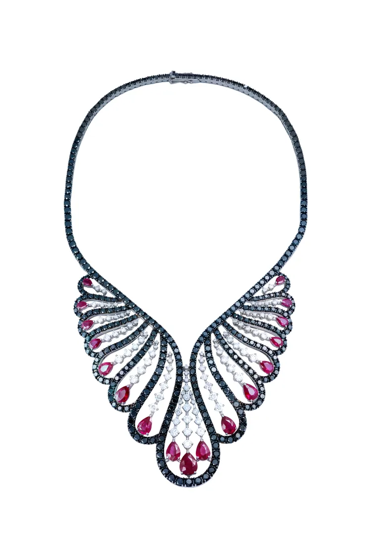 DAMIANI大師傑作Vanita系列18K白金紅寶石與鑽石項鍊，427萬元。品牌提供