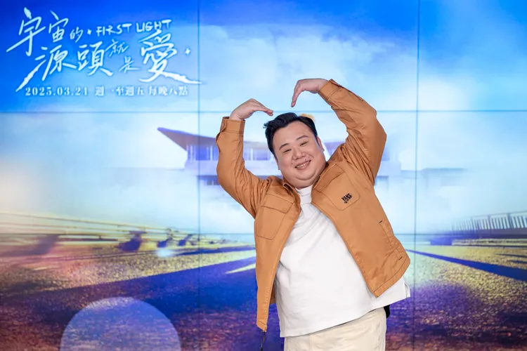 劉國劭飾演學務主任。大愛提供