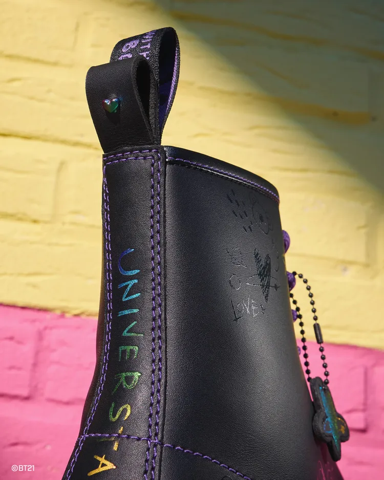 車縫線等細節處注入BT21的代表色紫色。品牌提供