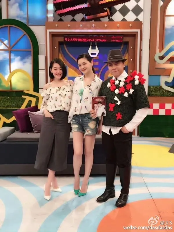 小S生產時，大Ｓ曾義氣相挺代班主持《康熙來了》。翻攝自大Ｓ微博