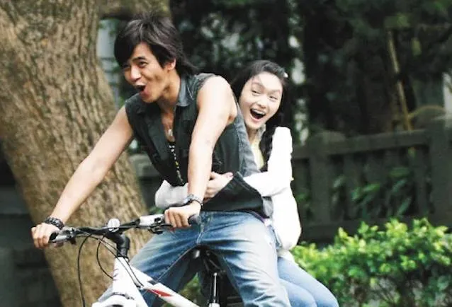 羅志祥（左）與大S合體演出戲劇《轉角遇到愛》。可米瑞智提供